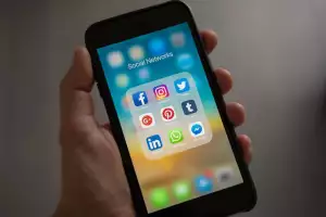 Karlos Vemola Instagram